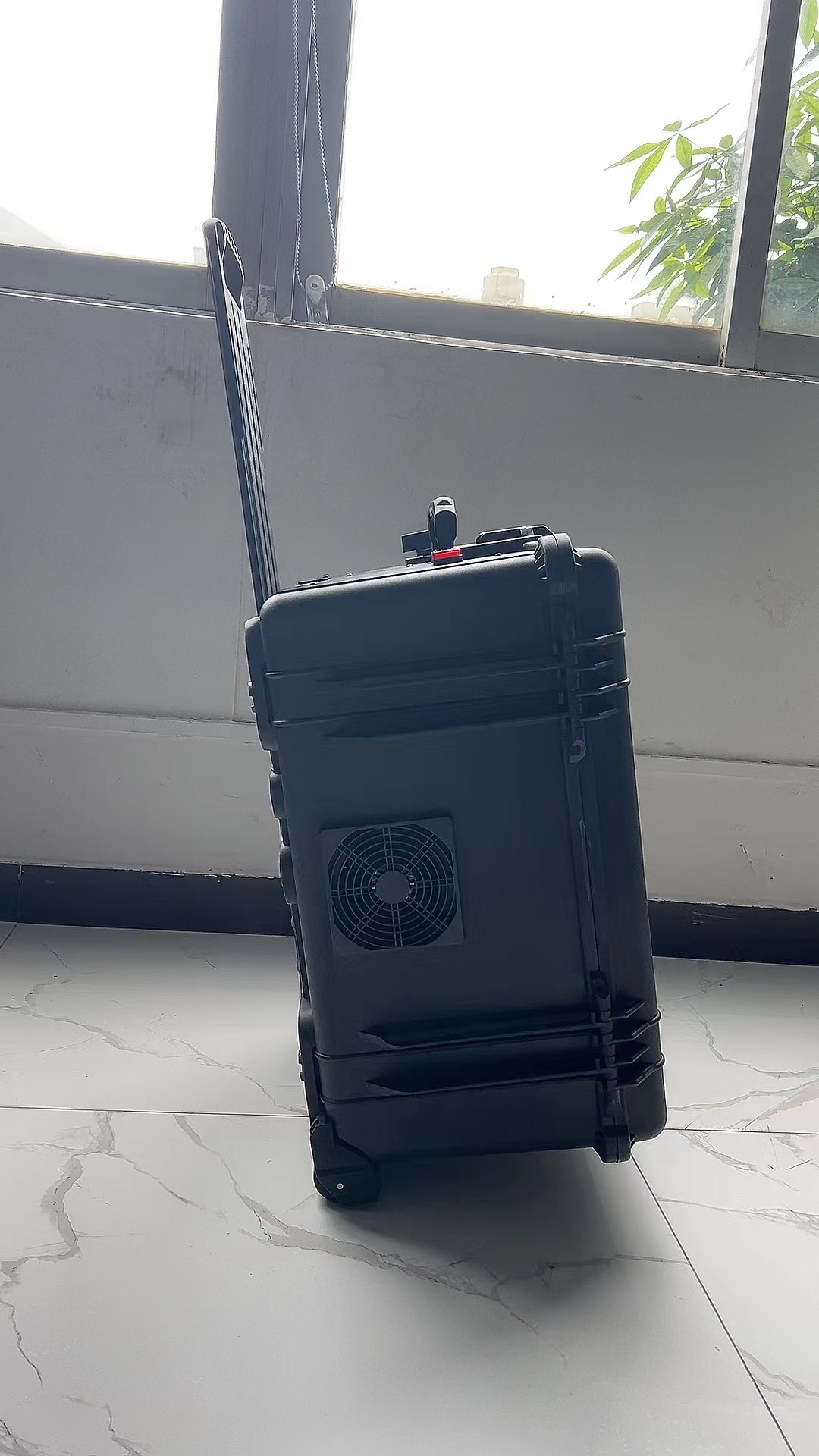威信手拉箱型移动通信干扰器